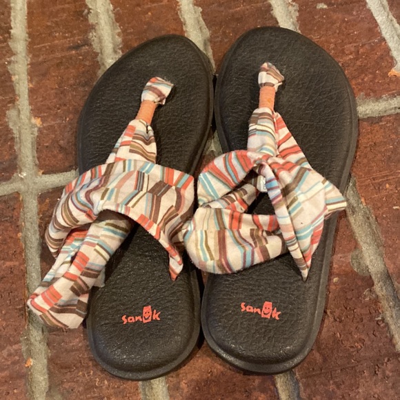 Sanuk Sandals Size 8 - Picture 3 of 5